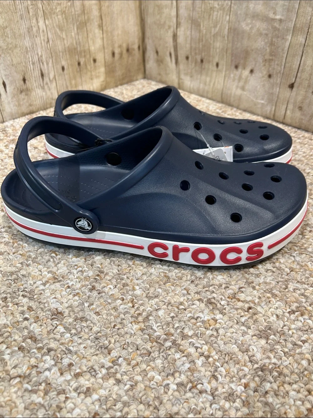 New in box Crocs Iconic Bayaband Clog Mens Size 11 Navy/Pepper